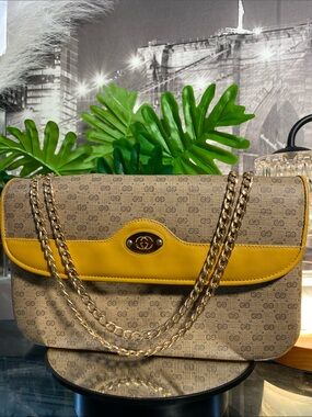 Authentic Rare Vintage Gucci Micro GG crossbody Bag